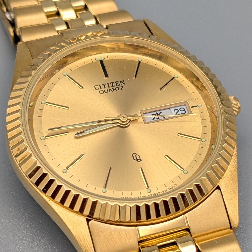Excellent ] CITIZEN 6100-S26585 Day-Date Gold Tone Quartz New