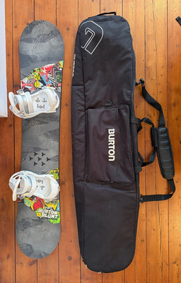 Burton Blunt 151cm Snowboard + Burton Custom Bindung + Burton Padded Reisetasche