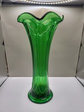 Grande vaso vintage verde smeraldo bordo smerlato stella a scoppio e motivo diamante.