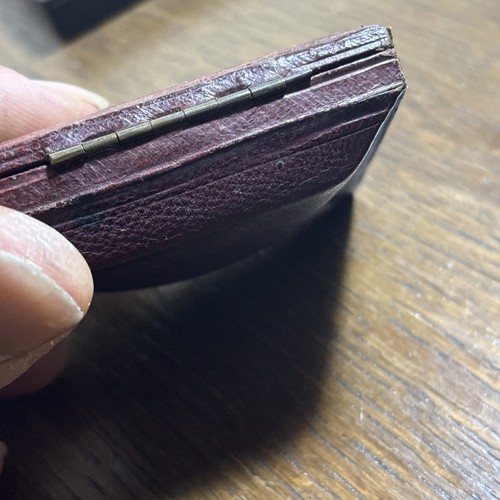 Antica scatola bottoni bracciale - bellissima forma pelle rossa 6,5 cm/5,5 cm rara scatola - Foto 12 di 18