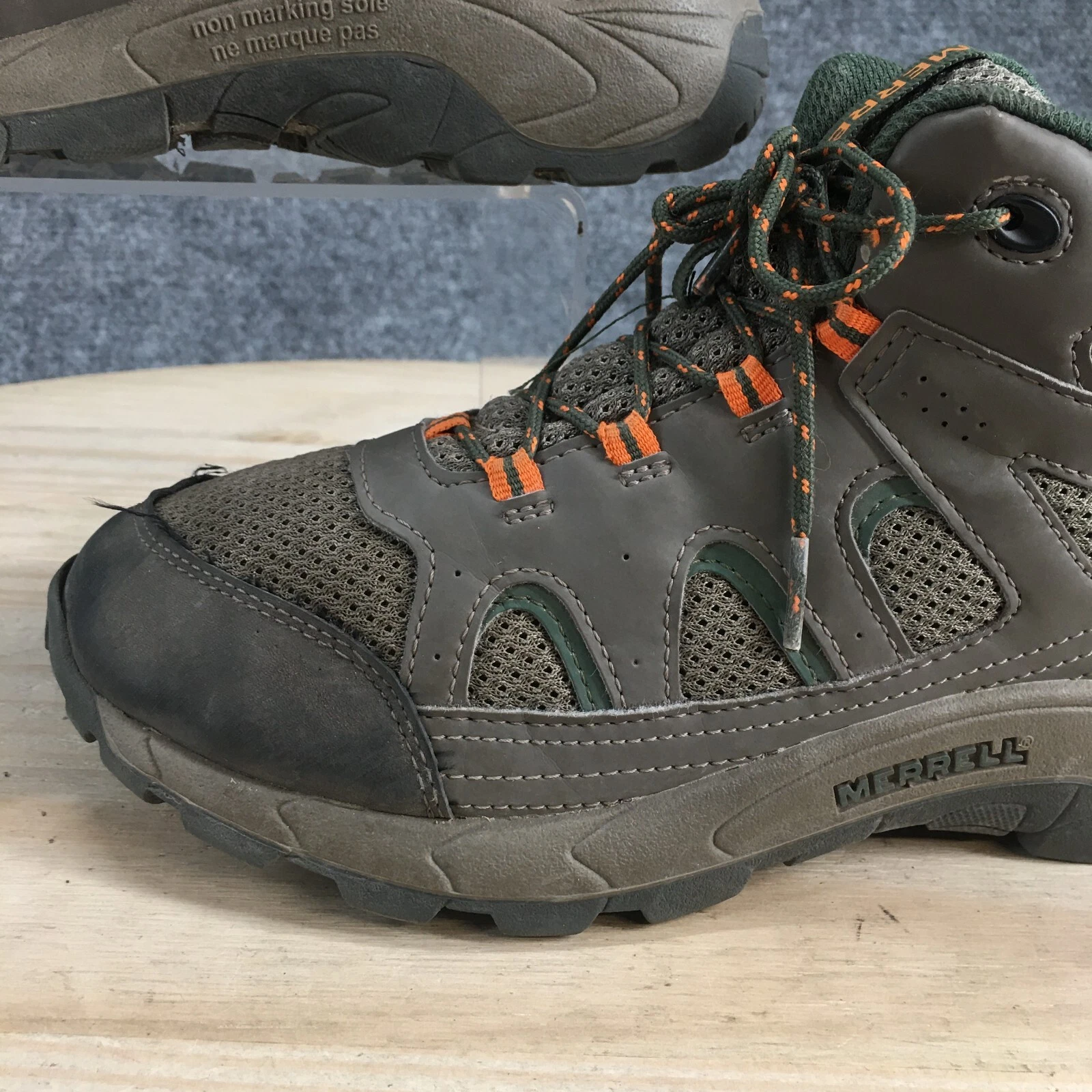 merrell oakcreek mid top waterproof hiking bootie boots