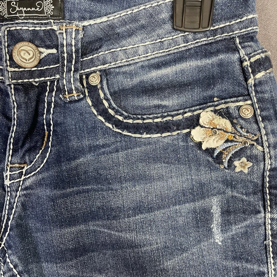 Pantalones Cortos Mujer Shyanne Corte Vaquera Jean Floral Bordado 25 Reg (26Wx9L) Foto 3 de 4