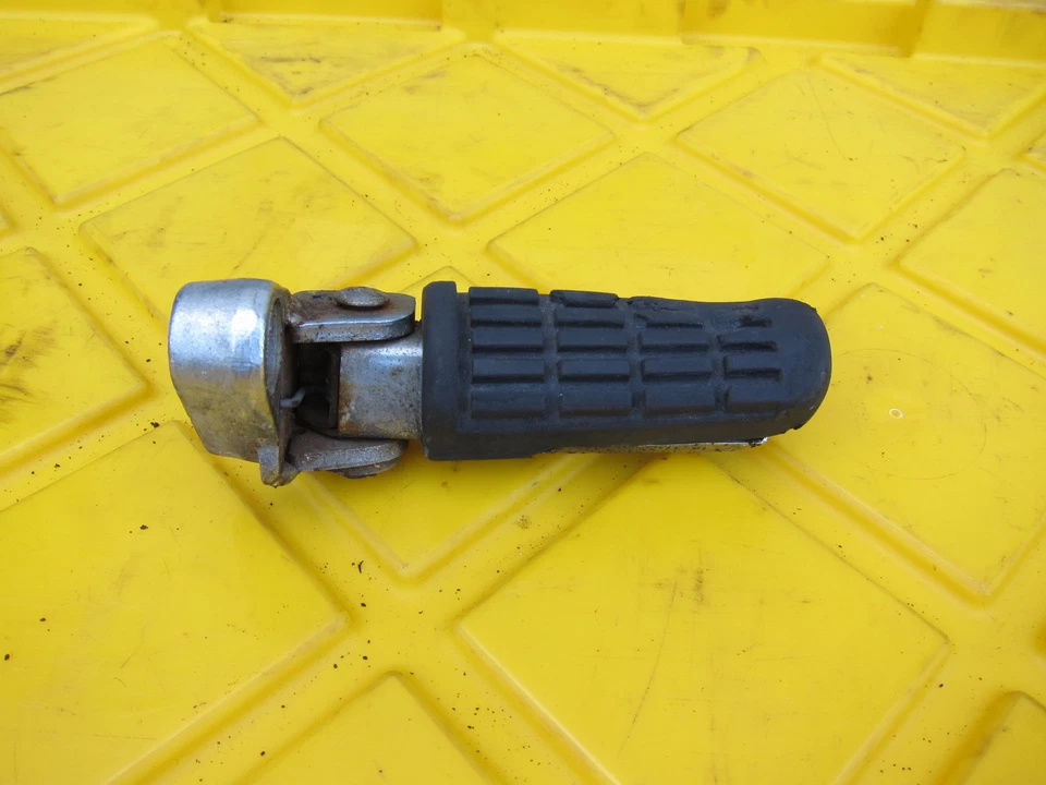 Honda V45 Interceptor 1983 VF 750 F OEM REPOSAPIÉS DELANTERO IZQUIERDO CLAVIJA PASO A PASO Foto 4 de 4