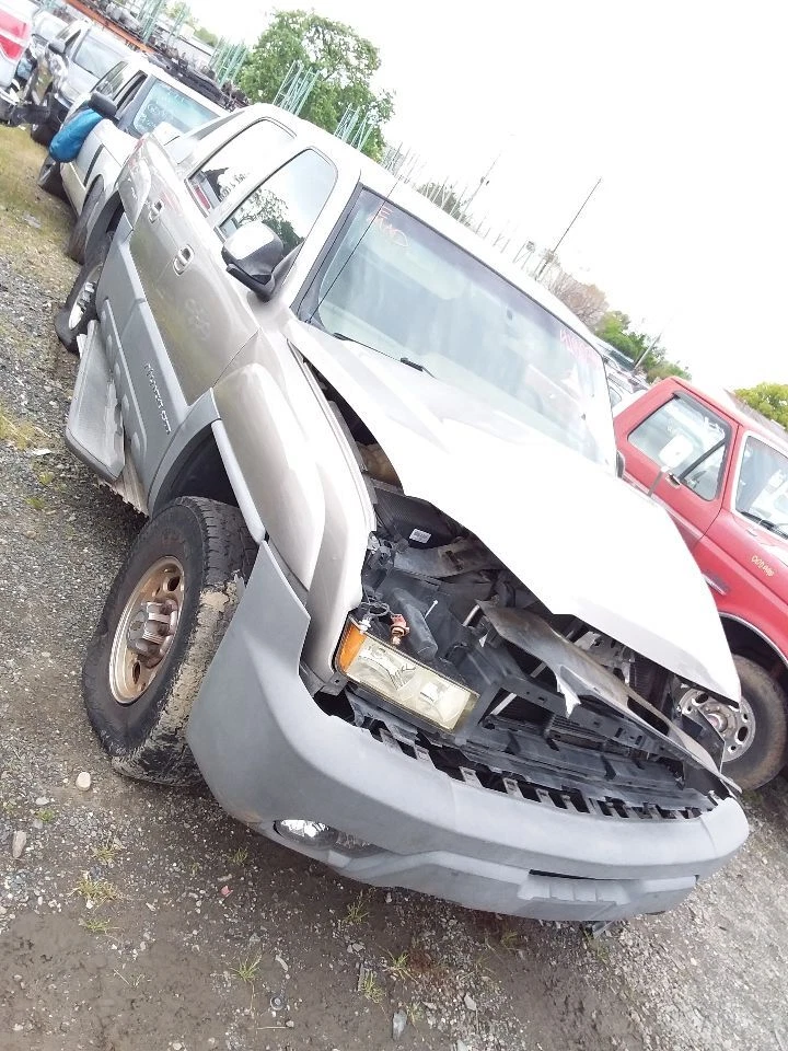 Used Steering Column fits: 2002 Chevrolet Avalanche 2500 Column Shift w/cruise c - Image 4 of 4