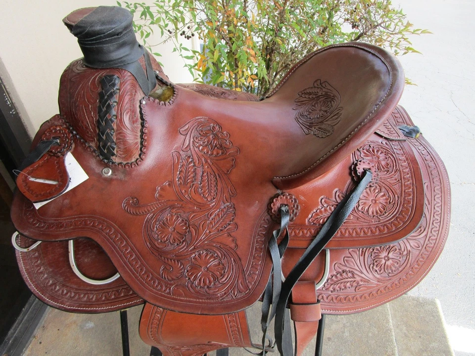 USED WESTERN SADDLE TRAIL PLEASURE HARD SEAT LEATHER BARREL RACING 15 16 17 18 - Image 3 of 4