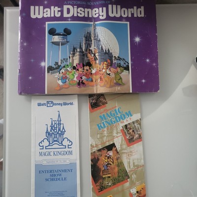A Pictorial Souvenir of Walt Disney World Guide 1991 with guidemap show plane