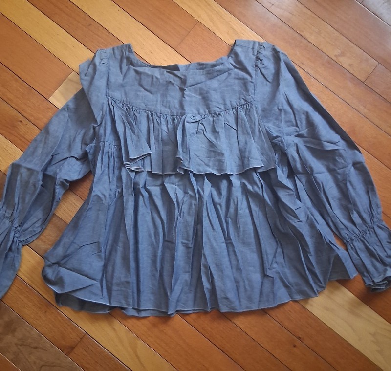 Banana Republic blue jean  chambray ,Size Medium Cute!