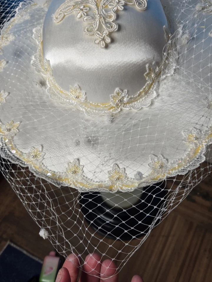 Precioso sombrero de novia de boda vintage lentejuelas perla velo jaula para pájaros Taiwán Foto 2 de 4