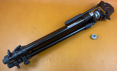 Genuine OEM Manfrotto 055XDB Tripod w/128LP Fluid Head *Tested