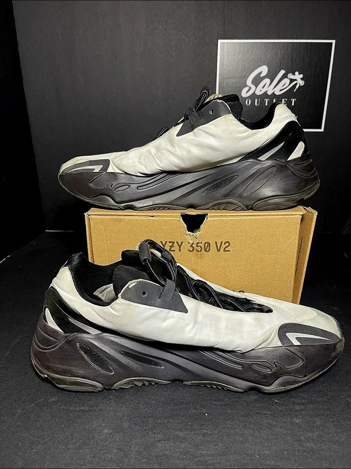 Yeezy Boost 700 MNVN tom azul masculino tamanho 10 GZ7011 sem caixa - Imagem 2 de 4