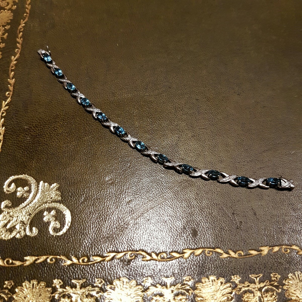 9ct White Gold Blue Topaz Diamond Women's Bracelet Angus