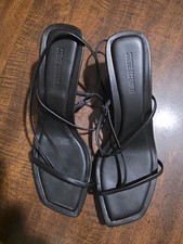 Steve Madden Locke SandalSize 8M