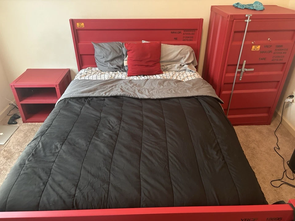 Red ACME Cargo Full Bed Set - Image 4 of 4
