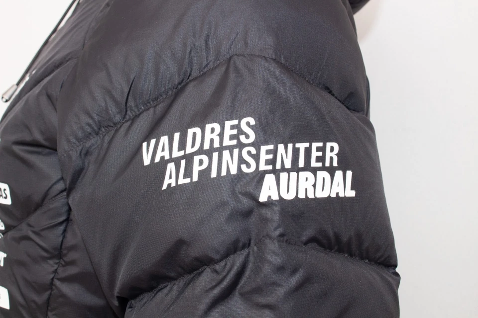 Jaqueta Swix preta com capuz inverno casaco acolchoado esqui feminina tamanho M - Imagem 3 de 4