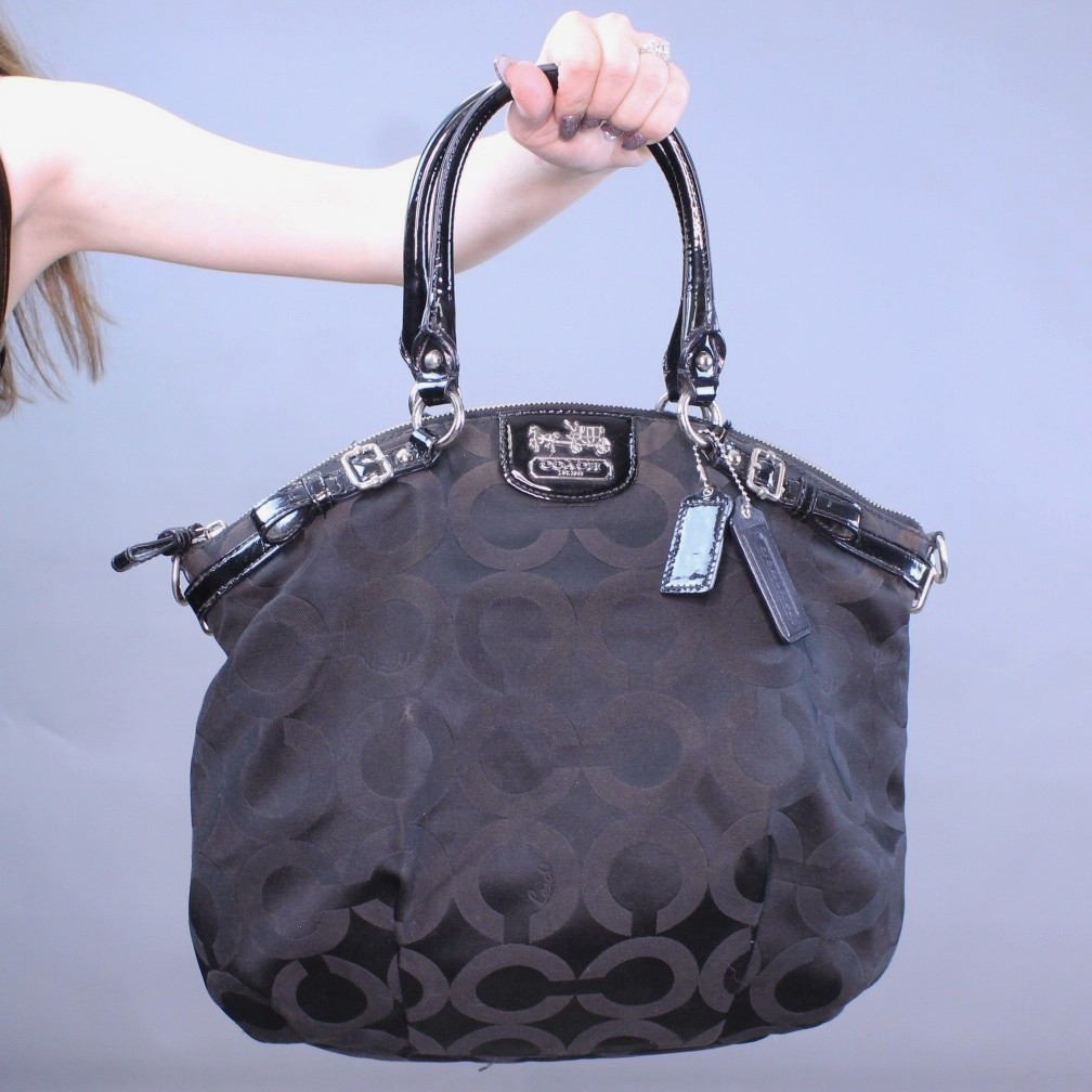 Coach Madison Op Art Lindsey 18649 Black Signature Jacquard Medium