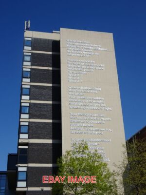 PHOTO  SHEFFIELD HALLAM UNIVERSITY ON A BLAZING SPRING DAY.