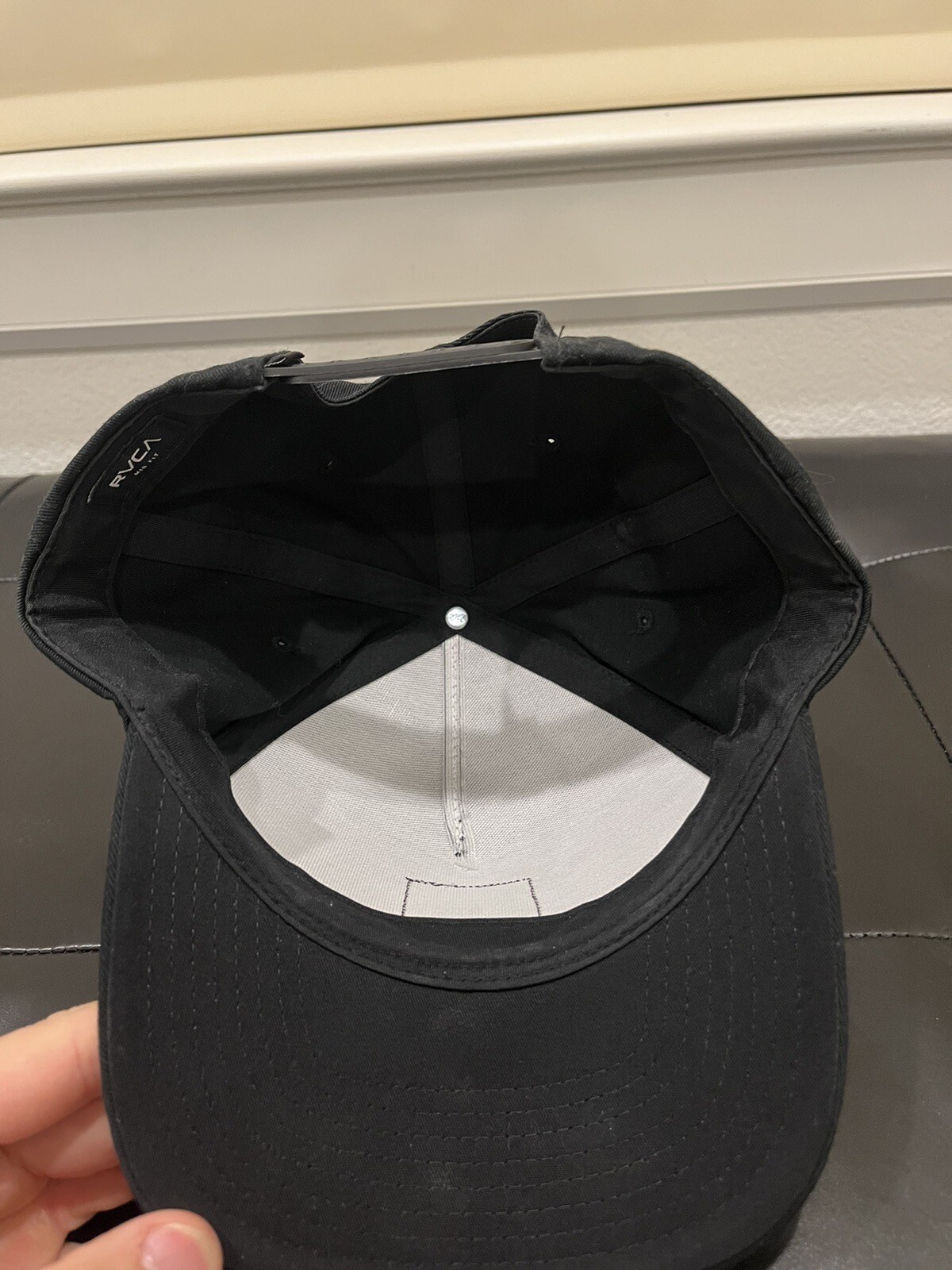 New Rvca All The Way Curved Brim Mens MID Fit Trucker Hat - Black