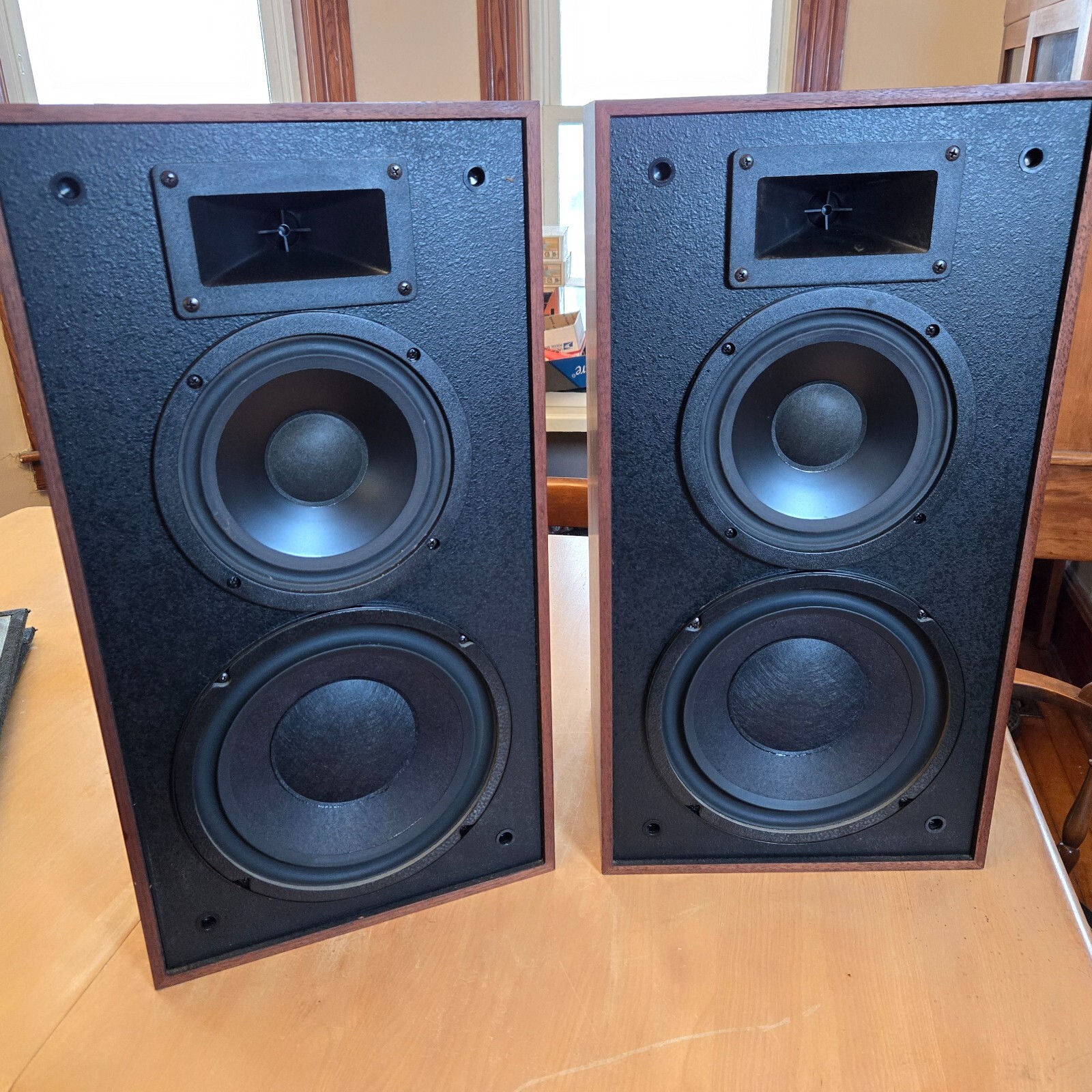 Vintage Klipsch KG3 speakers oiled walnut 1985 Near mint consecutive SN