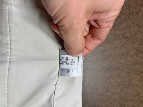 UA Under Armour Men's 42 Cream Performance Shorts 8.5" Inseam - Picture 6 of 9