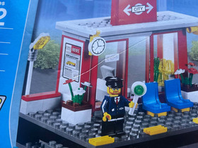 LEGO CITY: Train Station (7937) New in Sealed Box with Box Wear - see photos