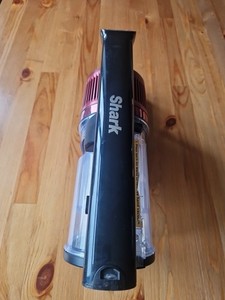 SHARK IZ300UK STAUBSAUGER MOTORHEAD mit AKKU. Funktionstüchtig/getestet