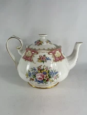 6 1/8" Teapot 6 Cup LADY CARLYLE 1944 Royal Albert Bone China England