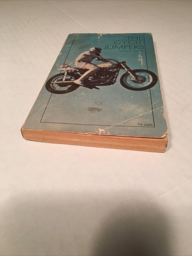 1974 Cycle Jumpers Book Evel Knievel Gary Wells More Motorcycle Daredevils 174pg - Picture 12 of 12