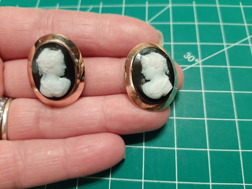 Antique Victorian Carved B&W Cameo Earrings, Gold ( Converted Cufflinks ) - Picture 4 of 11