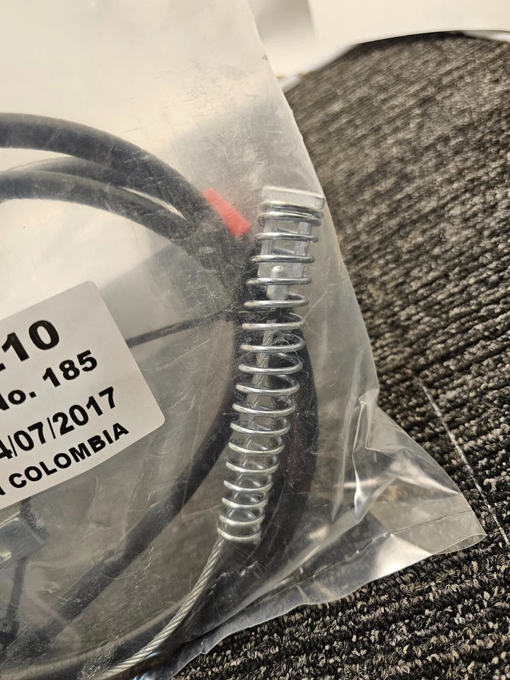 Cable de freno de estacionamiento Carquest Wearever BCA660210 para Chevrolet Suburban 2500 Foto 4 de 4