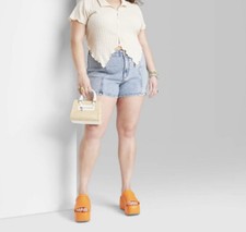 Women s Wild Fable Seamed Front Super High Rise 3.5in Denim Shorts Size 17 NWT
