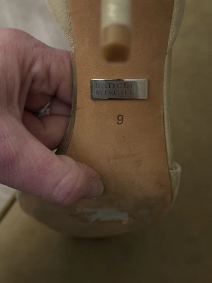 Badgley Mischka Dana 水晶装饰 D'Orsay 金色金属麂皮绒高跟鞋 9 码 — 第 3/4 张图片