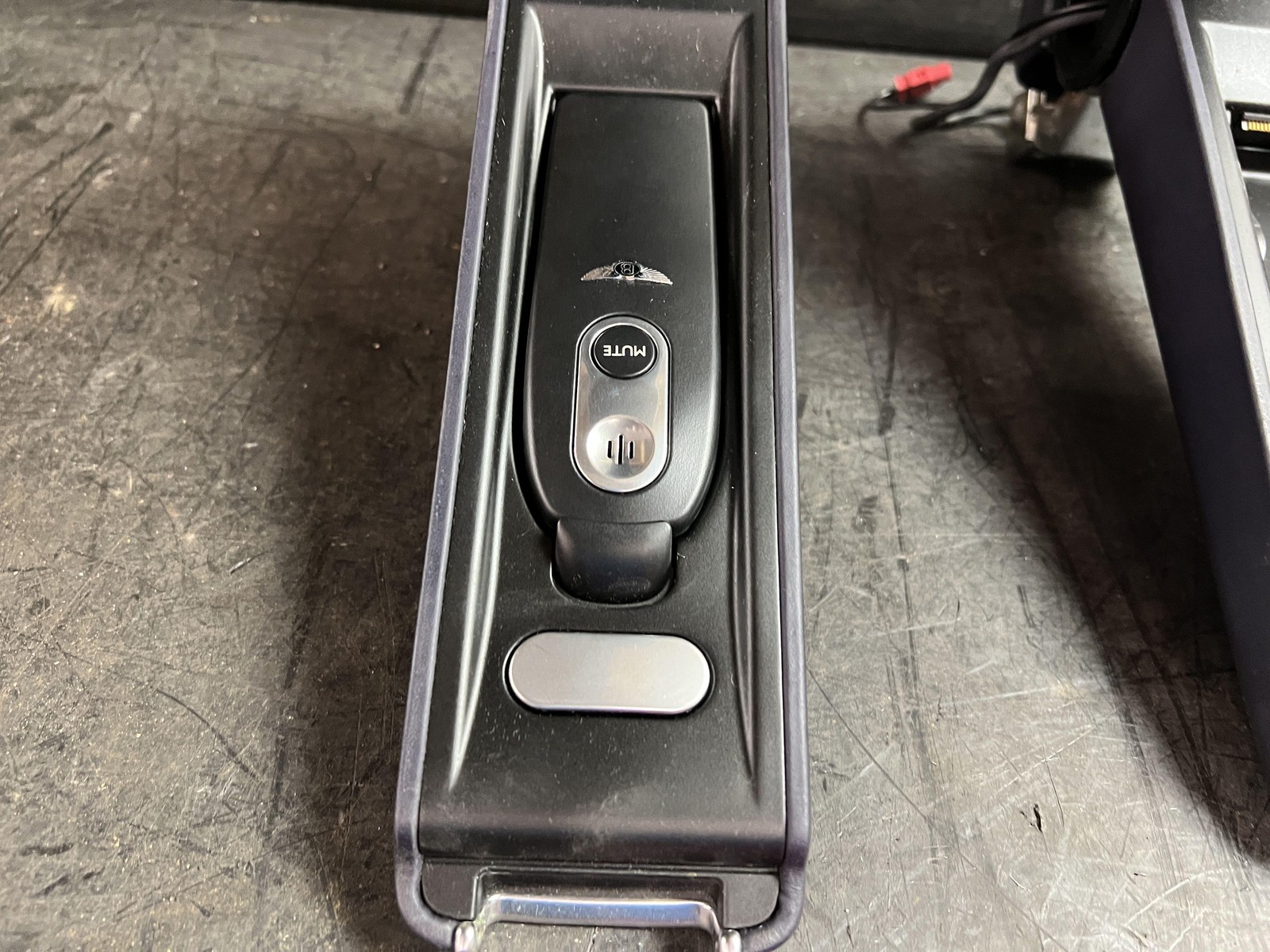 03-12 BENTLEY CONTINENTAL FRONT LEFT & RIGHT CENTER CONSOLE ARM RESTS