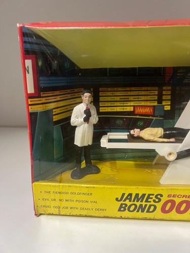 Vintage Gilbert James Bond 007 Secret Agent Toy set 3 1965 Factory Sealed - Picture 4 of 16
