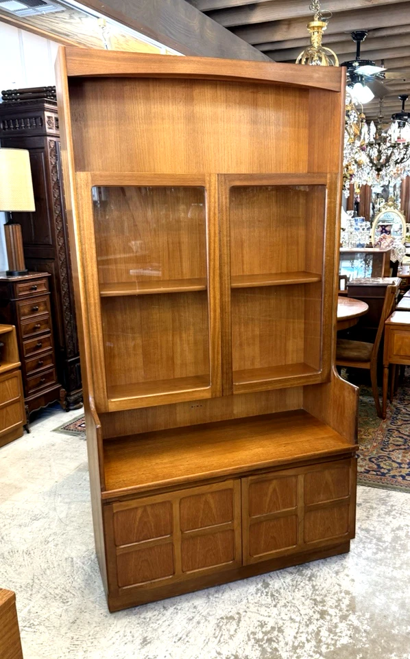 Mid Century Modern Teak Display Cabinet / Bookcase / Sideboard - Image 4 of 4