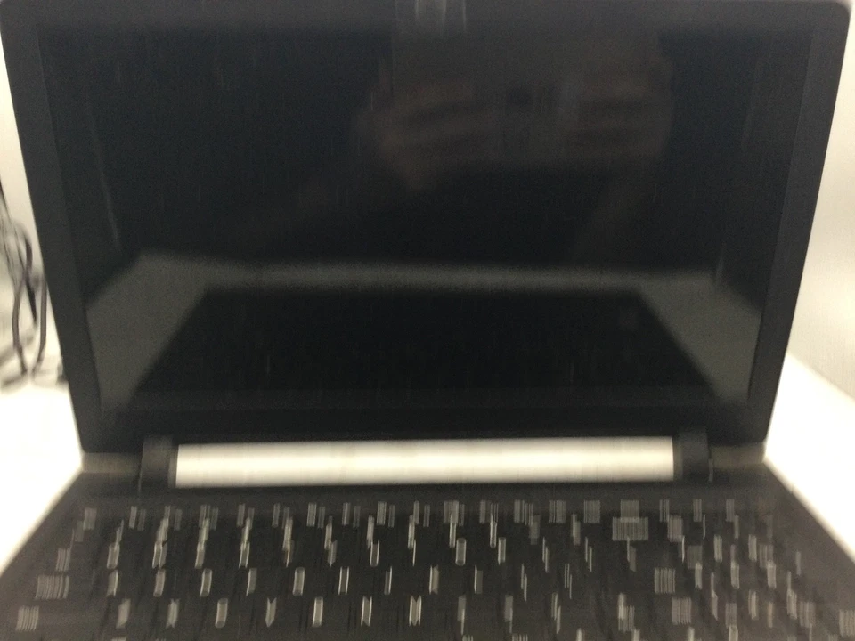 LENOVO IDEAPAD 110 15ISK - PARA PIEZAS - INTEL I5 - 15" - SIN RAM - LEER - BB! Foto 2 de 4