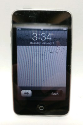 iPod♡♡8GB Apple iPod Touch 2nd Generation Black 8GB (Personal Back Engraving