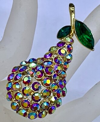 VINTAGE GOLD TONE PEACOCK PINK RIBOLI GLASS PEAR FRUIT SIGNED B.S.K. BROOCH PIN