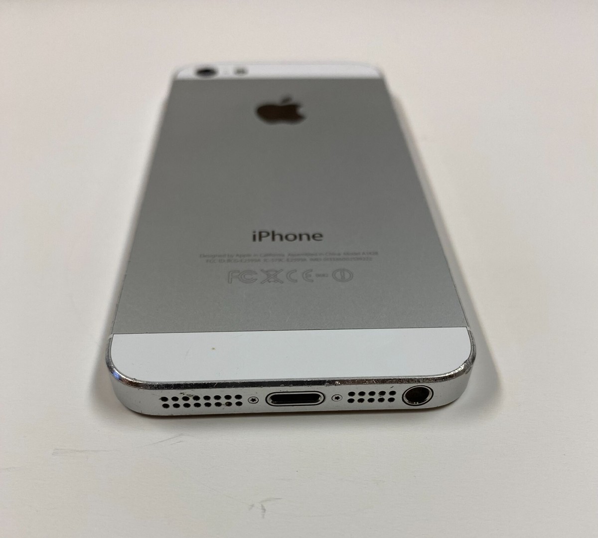 Apple iPhone 5 (16 GB) model A1428 MD639LL/A EMC 2599 White GSM
