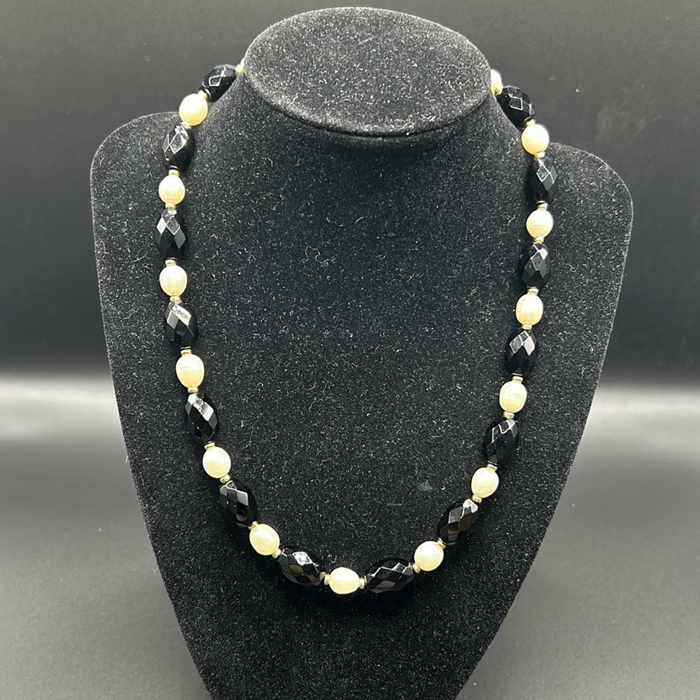 Elegant Zoe B. Faceted Onyx Pearl 14K Gold Necklace for Women
