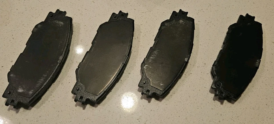 Комплект передних тормозных колодок 2006-2020 Toyota/Scion — новые из старых запасов CarQuest — NAD 1211 - Изображение 3 из 4