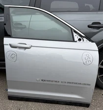 2023/ 2024 JEEP GRAND CHEROKEE OEM RH PASSENGER FRONT DOOR PSC (paint Code)