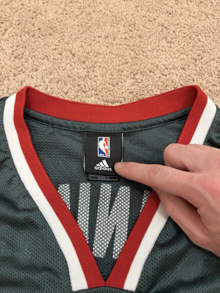 Camiseta deportiva de baloncesto Adidas Milwaukee Bucks Brandon Jennings #3 NBA para hombre talla XL Foto 4 de 4