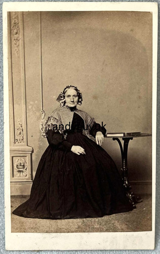 CDV SUTCLIFFE BURTON WESTMORELAND DAME IN MOTORHAUBE & SCHAL BUCHALBUM