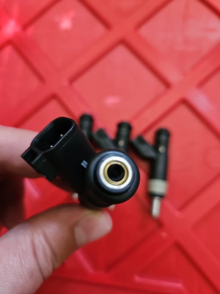 Inyectores de combustible para Dodge Caliber 2007-2012 Chrysler Sebring 2007-2010 2,4 L I4 Foto 2 de 4