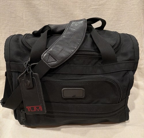 Tumi Alpha Duffle Bag Black Ballistic Nylon 14” Sport 261D3 Small Carryon Travel