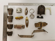 LOT ANCIENNES FERMETURES PORTES COFFRES A DÉFINIR