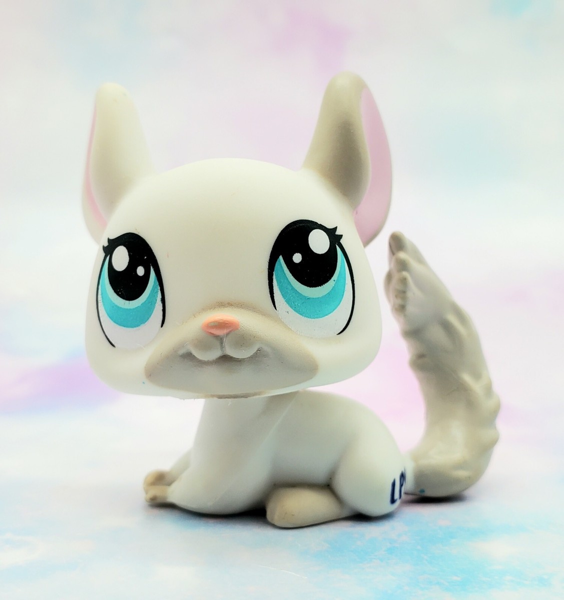Littlest Pet Shop Authentic # 1401 White Gray Chinchilla