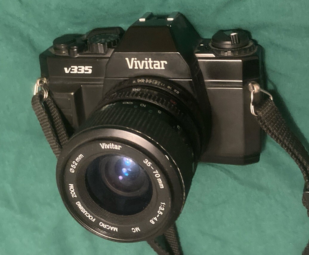 Vivitar V335 35mm SLR FILM CAMERA BLACK With 35-70mm Macro Focussing Zoom  Lens