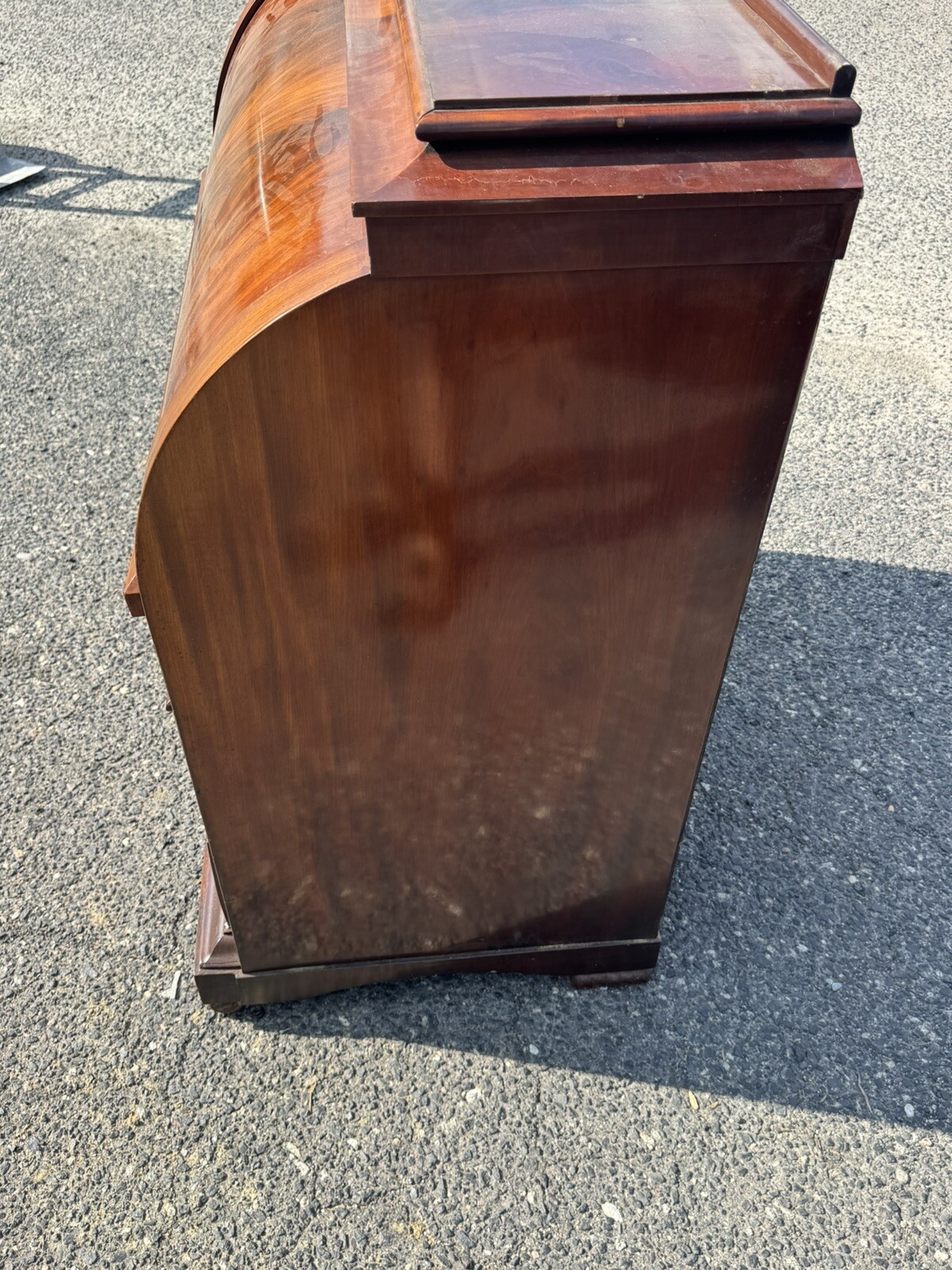 BIEDERMEIER BUREAU A CYLINDRE FLAME MAHOGANY Secretary Desk ￼