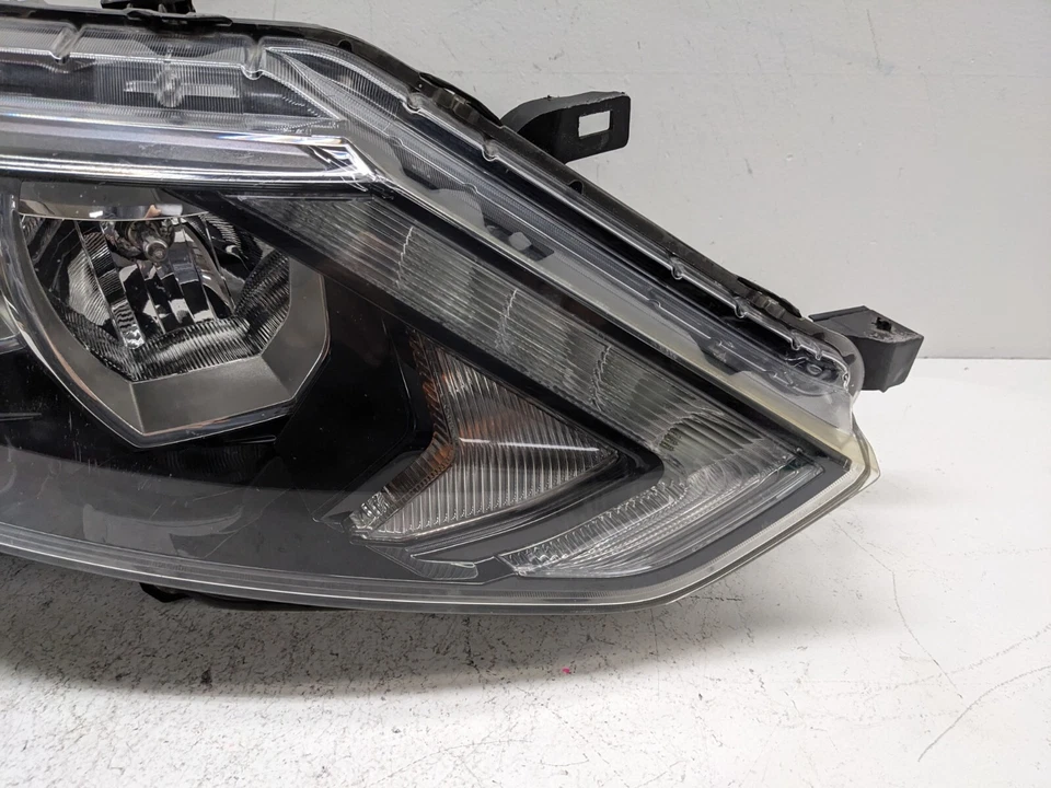 Faro delantero derecho pasajero Nissan Rogue Sport halógeno 2017-2019 BL5 Foto 3 de 4